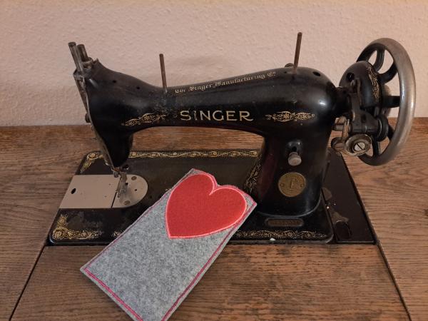 ITH - Stickdatei Schokoladenhülle Valentinsherzen "Merci"